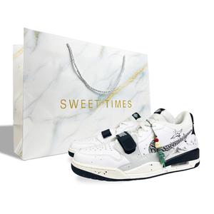 Баскетбольные кроссовки Legacy 312 Vintage Men Low-Top Black/Grey Jordan