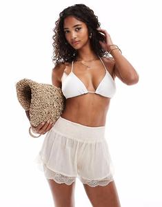 Пляжные шорты Miss Selfridge с кружевной отделкой кремового цвета