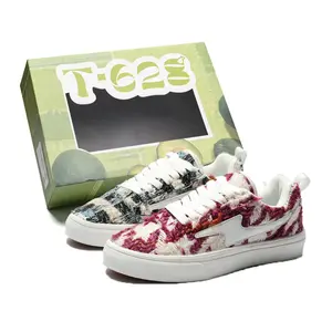 Нескользящие, износостойкие, легкие низкие кроссовки для скейтбординга унисекс T628, Red Blue Mismatched (Random Color For Left And Right Feet)