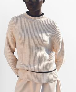 Женский трикотажный свитер с контрастными деталями и вырезом Перкинс MANGO, Beige