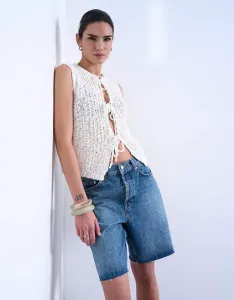 Вязаный фактурный жилет с завязками спереди Topshop цвета слоновой кости