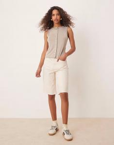 Удлиненные джинсовые шорты Calvin Klein Jeans цвета экрю