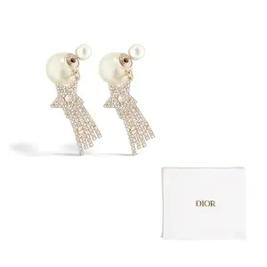 Серьги из смолы женские светло-золотые DIOR