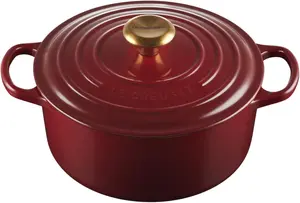 Кастрюля круглая Le Creuset с чугунным основанием, 4500 мл, красный