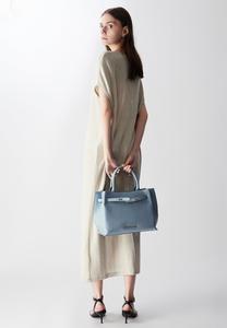 Сумка тоут Victoria Hyde с ремнем-застежкой, синий