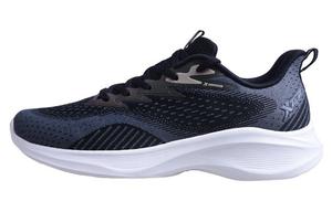 Кроссовки женские с низким верхом, черные Xtep