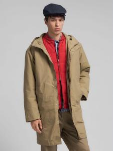 Длинная стеганая куртка с капюшоном