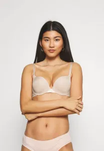 По сути, бюстгальтер с дополнительным эффектом пуш-ап. Chantelle, Beige Doré