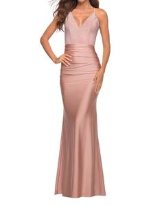 Платье для выпускного вечера с V-образным вырезом, стразами и бусинами в цвете мов La Femme