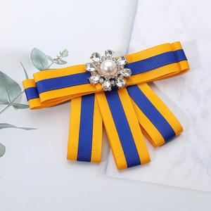 Брошь-заколка для волос с цветными блоками и заостренным жемчужным стержнем Fashnzfab, желтый