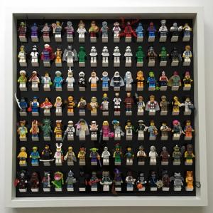 Рамка для 105 минифигурок Lego Minifigures Display, черный