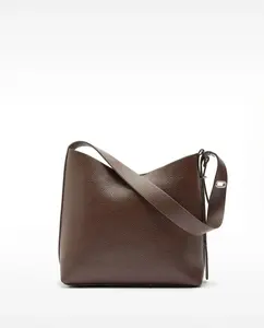 Сумка через плечо с текстурой и съемным косметичкой на магнитной застежке Parfois, темно-коричневый