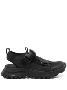 Массивные сандалии с ремешками ATLTrek Clarks, черный