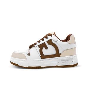 Низкие кроссовки для скейтбординга серии JEANS для женщин GOLF, White+Black