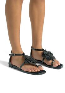 Сандалии с Т-образной застежкой CON PUNTERA CUADRADA Y CIERRE CON HEBILLA Alma en Pena, черный