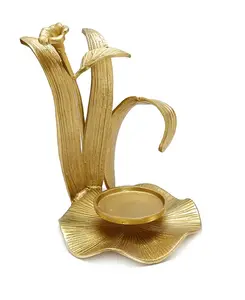 Подсвечник «Ураган» с эмалированным цветочным узором Classic Touch, gold-tone