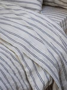 Kemptown полотно из льняной смеси в полоску Piglet in Bed, Ivory/Atlantic