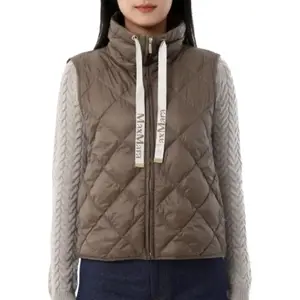MaxMara Пуховик-жилет женский Camel водолазка Moderate Others