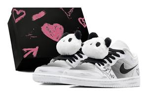 Кроссовки Air Jordan 1 Skateboarding Shoes Women's Low-top White, черный/белый