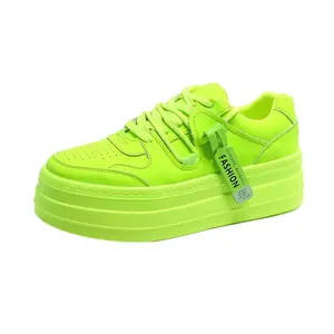 ZUOSAISI Дышащие низкие скейтерские кроссовки для увеличения роста мужские зеленые, цвет Green