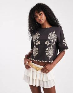 Топ Miss Selfridge с цветочной вышивкой в ​​антрацитовом цвете