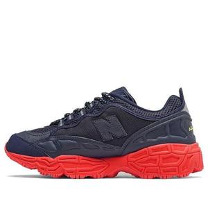 Массивные кроссовки herschel supply co. x 801 New Balance, красный