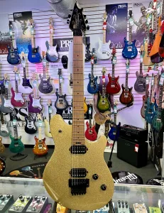 EVH Wolfgang WG Standard, гриф из запеченного клена, золотой блеск