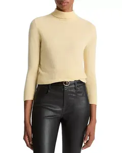 Свитер с высоким воротником Vince, желтый