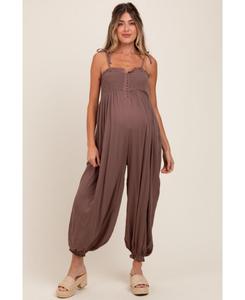 Комбинезон для беременных цвета мокко с присборенной отделкой, пуговицами спереди и завязками на плечах Pinkblush, Mocha