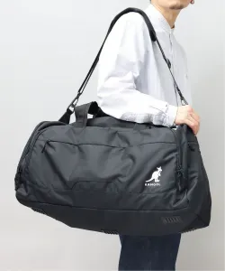 Вместительная спортивная сумка из полиэстера с коробкой для обуви.