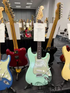 Fender Custom Shop 1965 Compound Radius Stratocaster - Journeyman Relic с классической фурнитурой из серии Closet Classic - состаренный Surf Green - лимитированная серия Namm, кастомная сборка, ПРЕДЗАКАЗ
