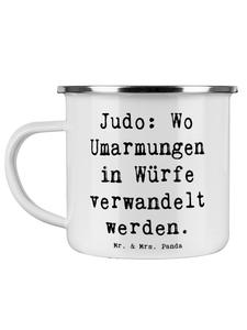 Кофейная кружка с надписью Дзюдо обнимает белого цвета Mr. & Mrs. Panda