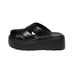 ZHR Закрытые тапочки женские черные, цвет Black