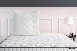 Подушка Yatas белый, 80/80/15,5 см