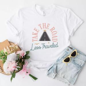 Футболка с короткими рукавами и рисунком Road Less Travelled Road Simply Sage Market