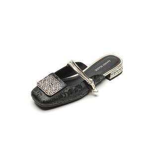 Yeezyy Reezy Женские тапочки с закрытым носком черные, цвет Black