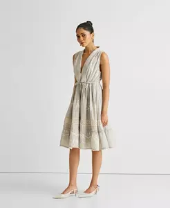 Женское вышитое платье со сборками на завязках Reistor, серый