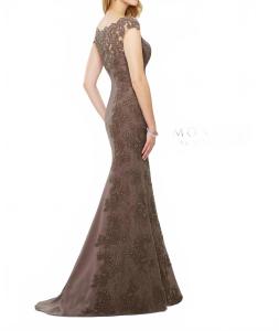 Кружевное креповое платье-футляр с расклешенной юбкой в цвете мокко Montage by Mon Cheri, мокко