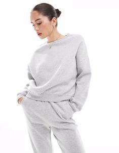ЕДИНСТВЕННЫЙ спортивный костюм с круглым вырезом в цвете светло-серый меланж