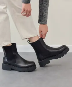 Ботинки с закругленным носком и боковой вставкой на подошве