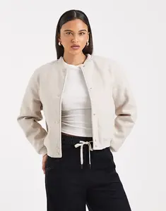 Куртка-бомбер Vero Moda свободного кроя из фетра овсяного цвета