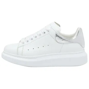 Alexander McQueen Женские оверсайз кроссовки на шнуровке белые, цвет White