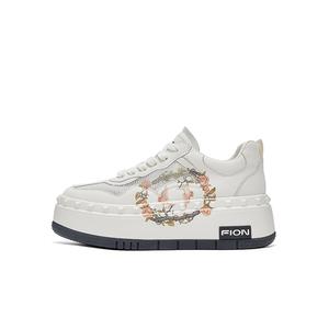 FION Низкие женские скейтерские туфли бежевого цвета Beige