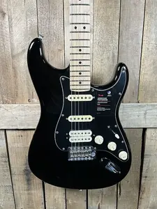 Электрогитара Fender American Performer Stratocaster HSS - черная с грифом из клена