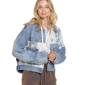 Женская укороченная джинсовая куртка с пуговицами и потертостями Kojooin, Python Print