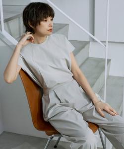 Трикотажный топ Atlas с французскими рукавами, охлаждающим эффектом, защитой от УФ-излучения, устойчивостью к складкам и возможностью стирки.