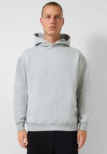 Худи QS IM LOOSE FIT MIT LOGO-STICKEREI, Grau/Grey