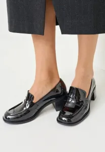 Декольте Tamaris, Black Patent