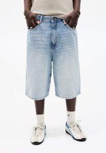 Джинсовые шорты SKATER BERMUDA PULL&BEAR, цвет Blue Denim