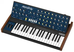 Аналоговый синтезатор Behringer MonoPoly с четырьмя голосами